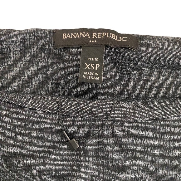 Banana Republic Factory Gray Pleated 3/4” Sleeve Dress, Petite Size XS - Picture 8 of 8